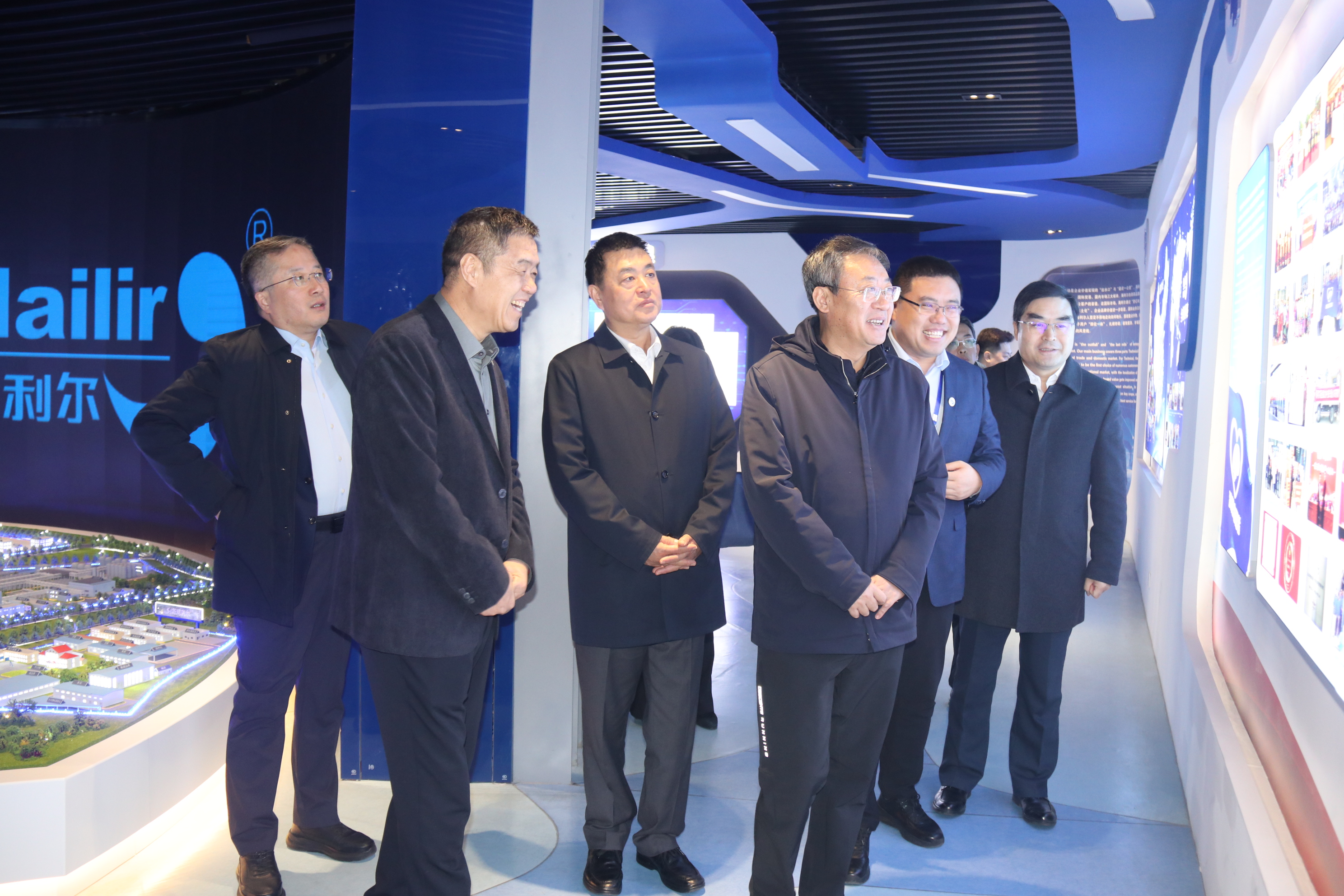 省委统战部副部长、省工商联党组书记张鲲一行来星空电子药业集团调研指导工作